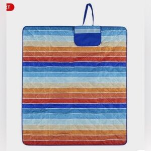 NWT mainstays outdoor blanket